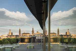 Blick vom Congress Centrum auf die Silhouette Dresdens