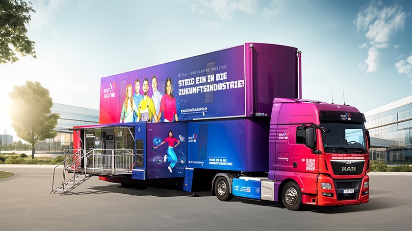 M+E InfoTruck